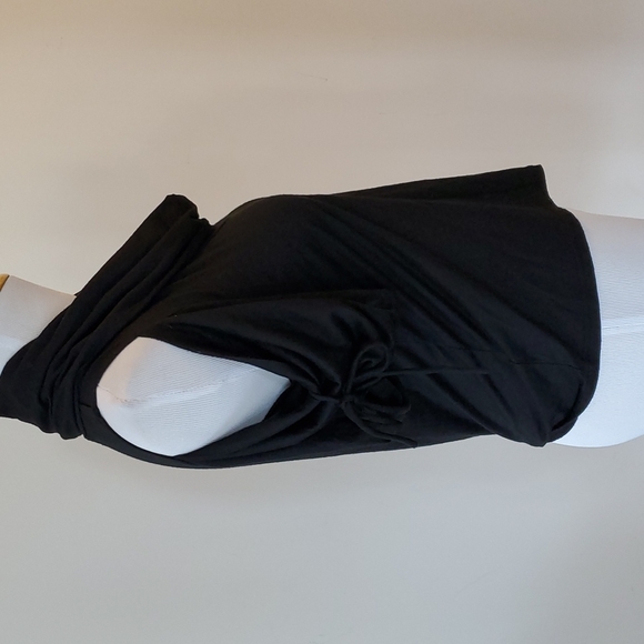 Erik Hart Cold Shoulder Black Top with gathered sleeves and ties - Size S - Picture 3 of 9